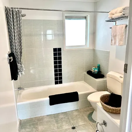 Balmoral City Fringe Apartment