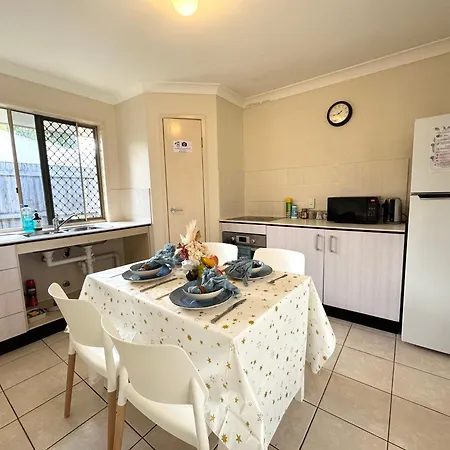 Affordable 3-bedroom Grannyflat In Coopers Plains Apartment Brisbane