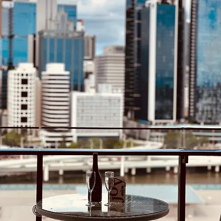 Spectacular Southbank View Apartment