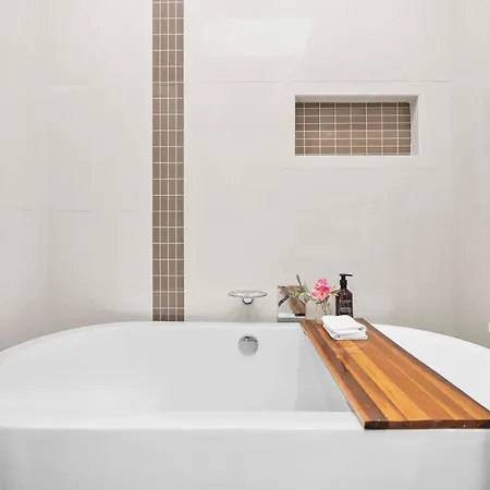 Guest house In Large 6 Min To Cbd