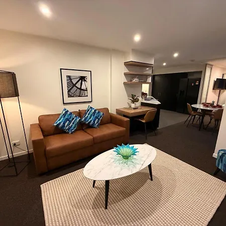 Apartment Discover Urban Bliss In Our 1-bedroom Apartment! Views And Cultural Gems