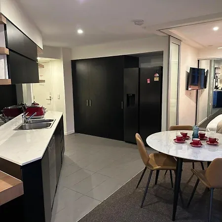 Apartment Discover Urban Bliss In Our 1-bedroom Apartment! Views And Cultural Gems *