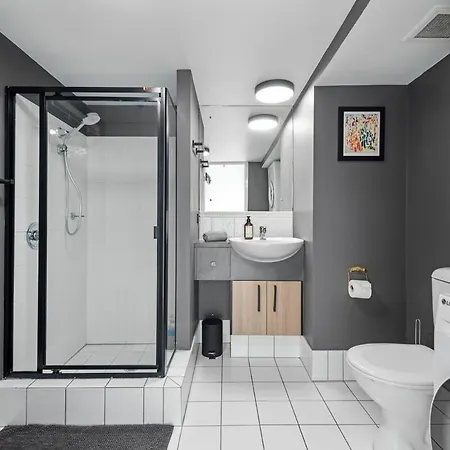 Luxury Water Views - 2bed-2bath-1car-pool Brisbane