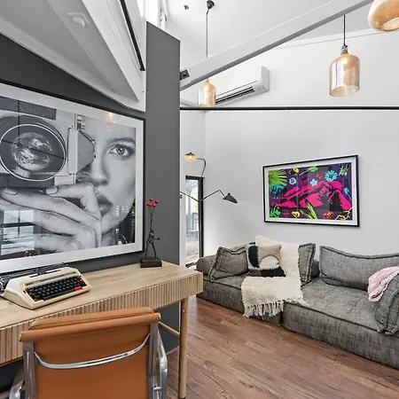 Luxury Water Views - 2bed-2bath-1car-pool * Brisbane