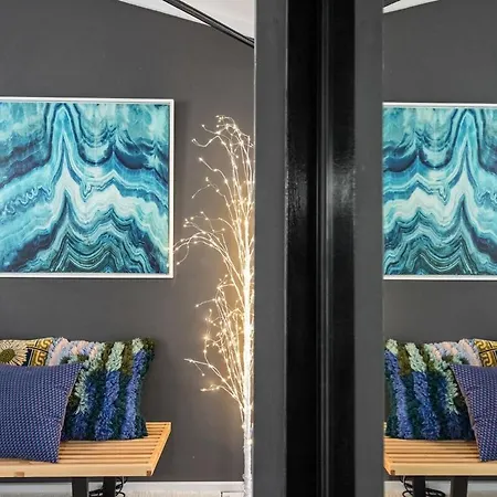 Luxury Water Views - 2bed-2bath-1car-pool Apartment *