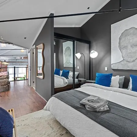 Luxury Water Views - 2bed-2bath-1car-pool * Brisbane