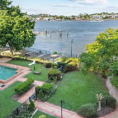 Luxury Water Views - 2bed-2bath-1car-pool * Brisbane