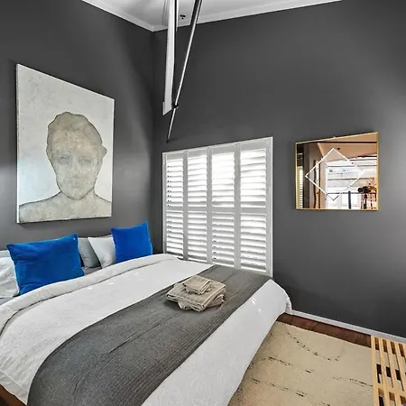 Luxury Water Views - 2bed-2bath-1car-pool Brisbane