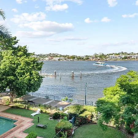 Luxury Water Views - 2bed-2bath-1car-pool Apartment Brisbane