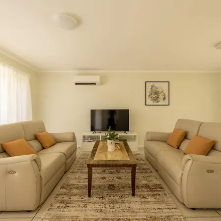 Steps To Mall And Transport 3beds Vibrance At Sunnybank Holiday home