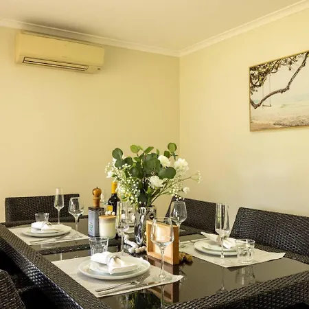 Steps To Mall And Transport 3beds Vibrance At Sunnybank Holiday home