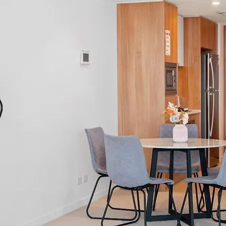 Apartment Marvelous 2br 2ba Skytower With Private Balcony Brisbane
