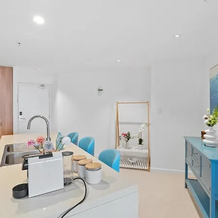 Apartment Marvelous 2br 2ba Skytower With Private Balcony *