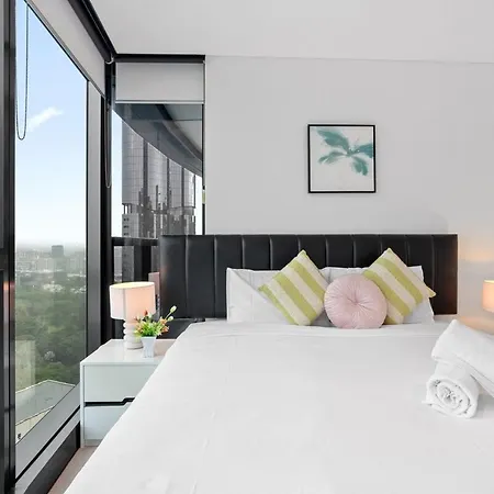 Marvelous 2br 2ba Skytower With Private Balcony Apartment *