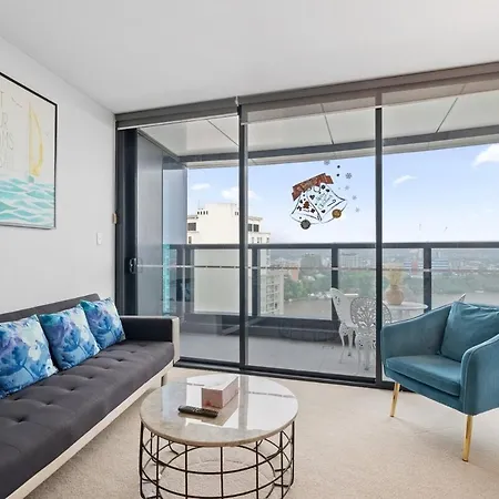 Marvelous 2br 2ba Skytower With Private Balcony Brisbane