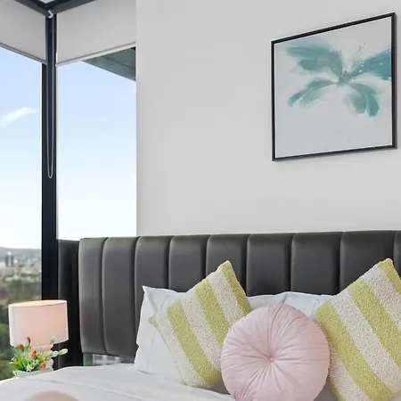 Marvelous 2br 2ba Skytower With Private Balcony Apartment *