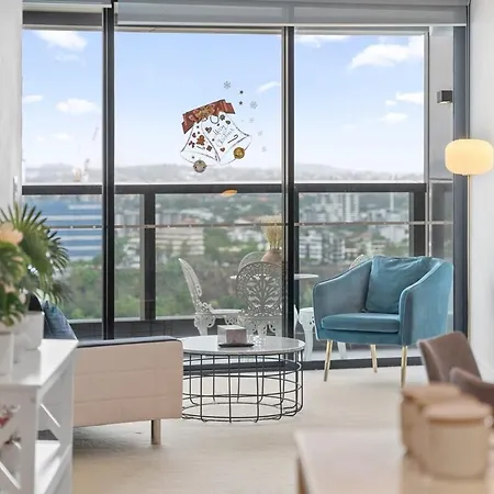 Marvelous 2br 2ba Skytower With Private Balcony *