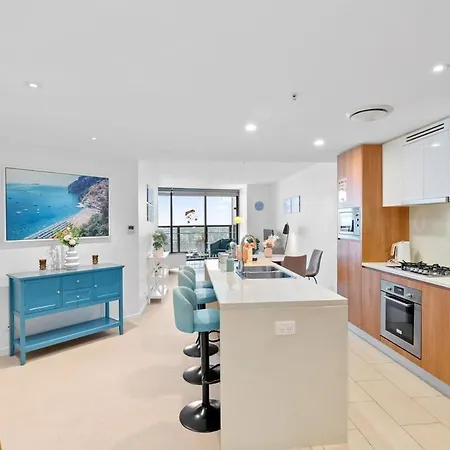 Marvelous 2br 2ba Skytower With Private Balcony Apartment Brisbane