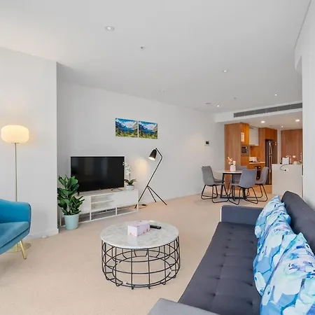 Marvelous 2br 2ba Skytower With Private Balcony *