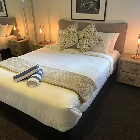 Discover Urban Bliss In Our 1-bedroom Apartment! Views And Cultural Gems *