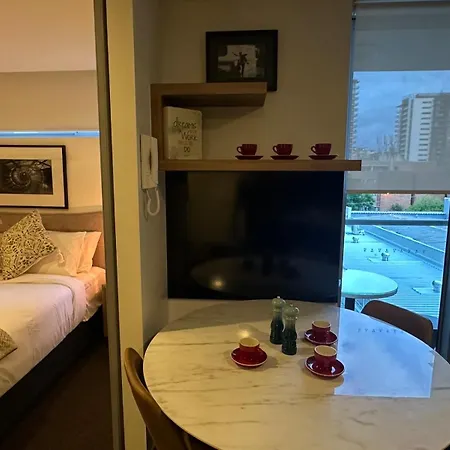 Apartment Discover Urban Bliss In Our 1-bedroom Apartment! Views And Cultural Gems