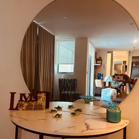 Discover Urban Bliss In Our 1-bedroom Apartment! Views And Cultural Gems