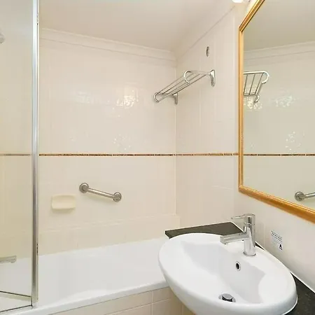 Apartment Kozyguru Stylish 1bed Share Save Brisbane
