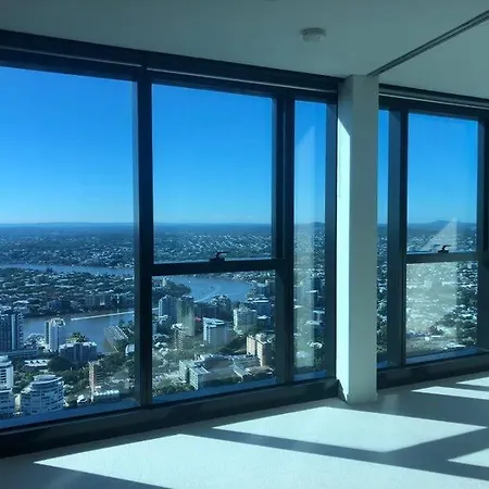 Oasis Retreat On Level 71 In Skytower Apartment