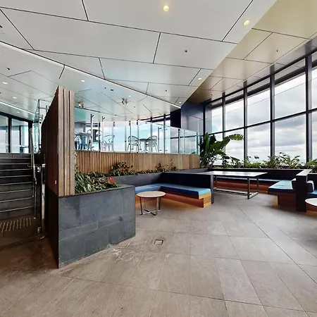 Oasis Retreat On Level 71 In Skytower Apartment *