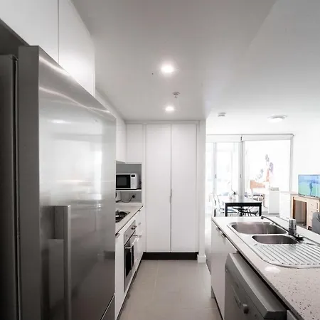 Ideal Cbd Brisbane-spacious 1b * Brisbane