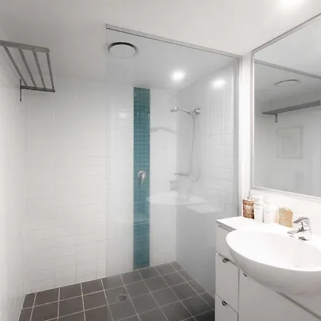 Ideal Cbd Brisbane-spacious 1b Apartment