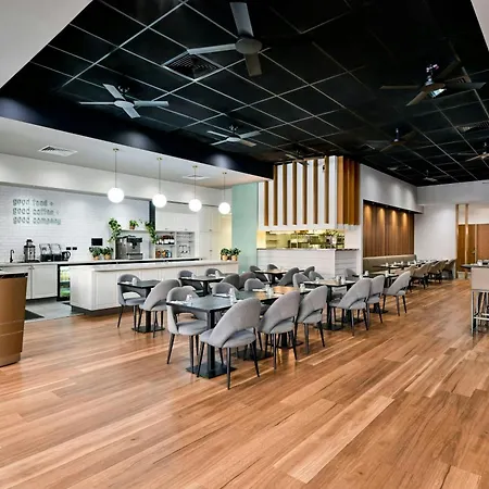 Courtyard By Marriott South Bank Hotel 4*