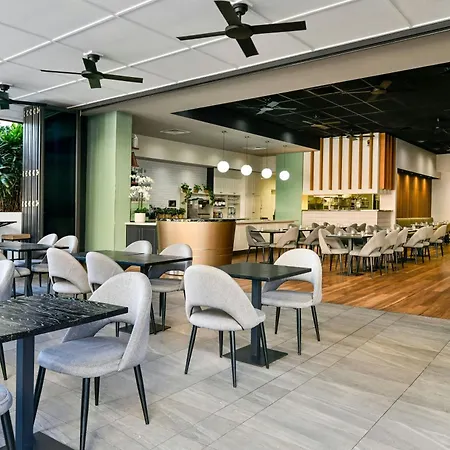 Hotel Courtyard By Marriott South Bank 4*