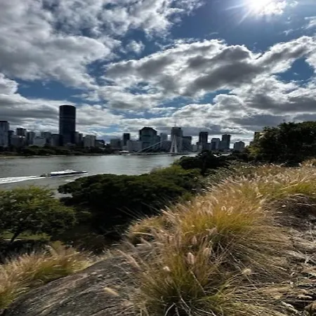 Apartment Mid Century Pad 1bed 1bath 1car 10 Mins To Cbd *
