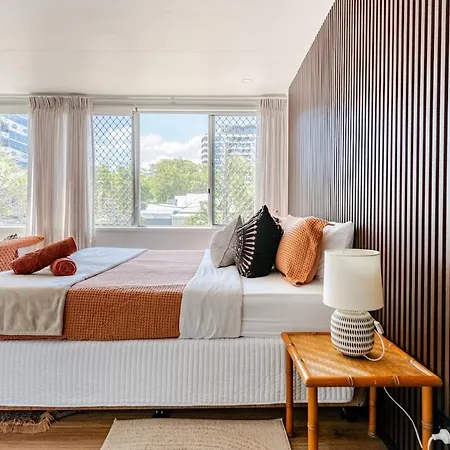 Mid Century Pad 1bed 1bath 1car 10 Mins To Cbd Apartment *