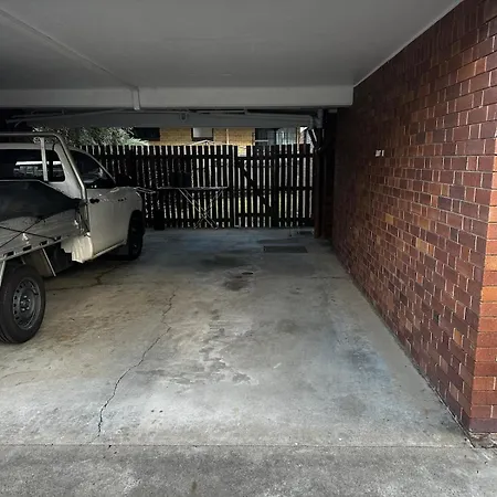 Mid Century Pad 1bed 1bath 1car 10 Mins To Cbd Brisbane