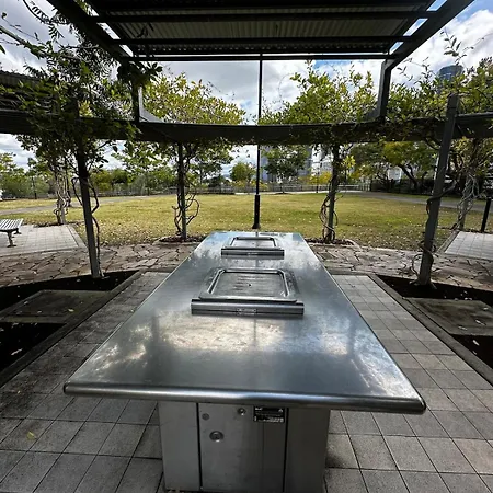 Apartment Mid Century Pad 1bed 1bath 1car 10 Mins To Cbd Brisbane