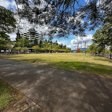 Mid Century Pad 1bed 1bath 1car 10 Mins To Cbd *