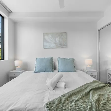 The Eton - Brand New Nundah Modern 1 Bedroom With Parking, Netflix Apartment *