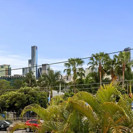 Boutique 2bed 2bath Parking