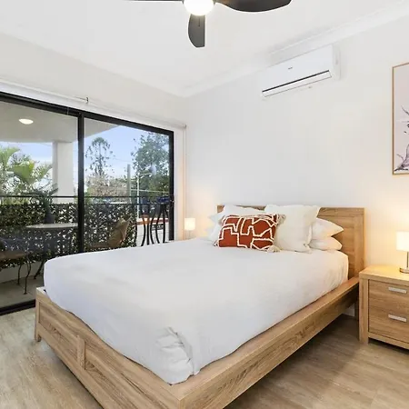 Boutique 2bed 2bath Parking Apartment