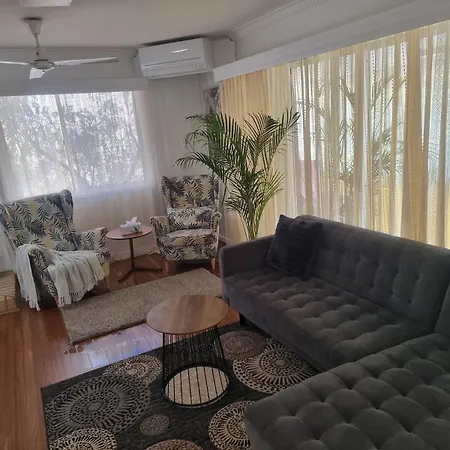 Sweet For Guests 10 Mins To Cbd Holiday home