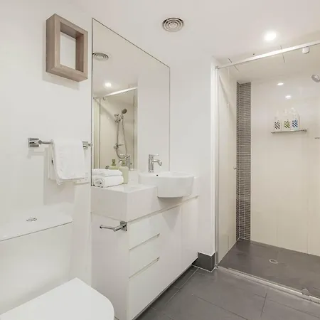 Chic Escape 2br Near Convention Centre Apartment *