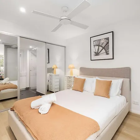 Chic Escape 2br Near Convention Centre *