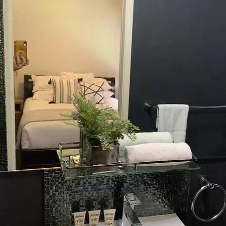Lux Urban Retreat, 3bed, 3bath