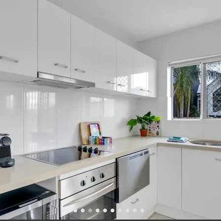 Stylish One Bedroom Flat Apartment Brisbane