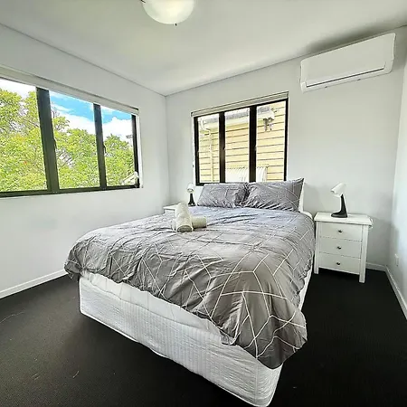 Apartment Kangaroo Point - Being Everywhere At Once! Spacious 3 Bedroom Apartment, Location! Free Carpark