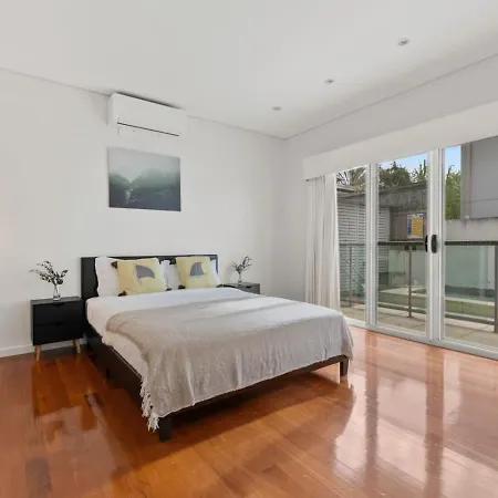 5beds Luxu With Pool And Ac Conveniently Located Holiday home