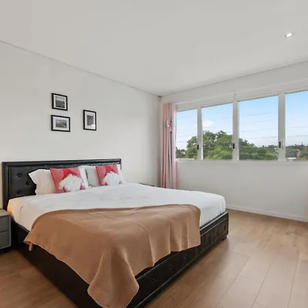 5beds Luxu With Pool And Ac Conveniently Located Holiday home *
