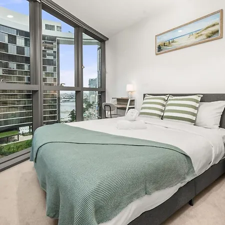 Star Queens Wharf Luxury 2b2b Apartment